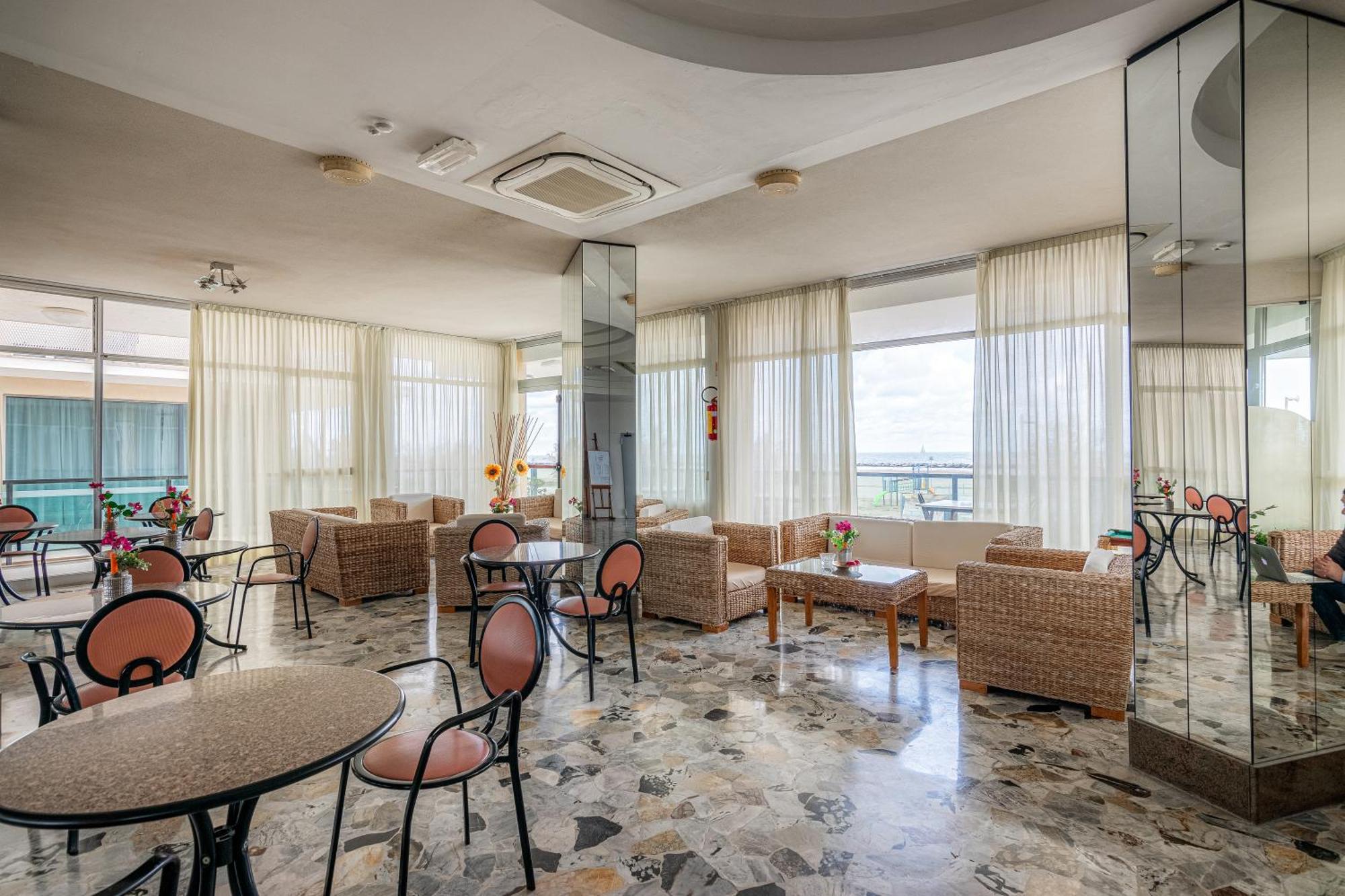 Hotel Crown Rimini Dış mekan fotoğraf